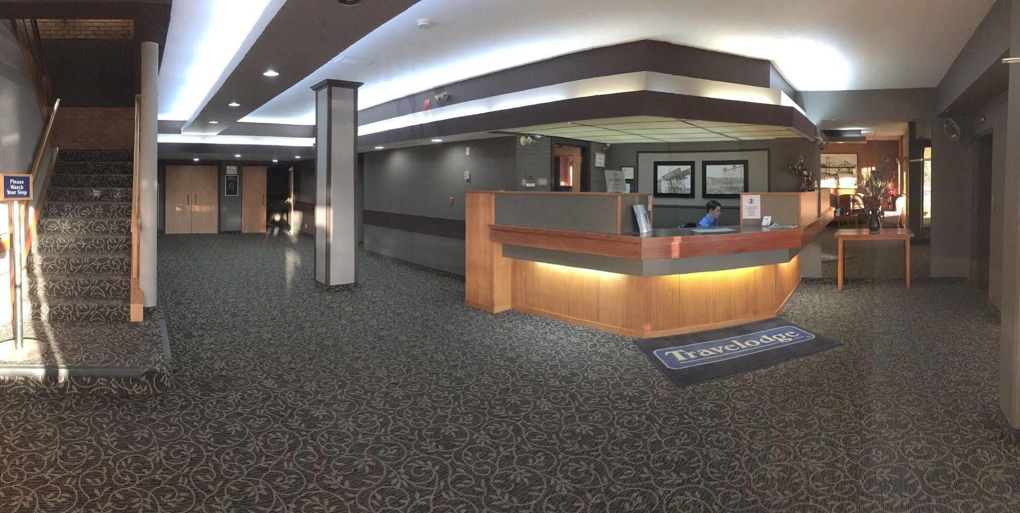 Travelodge by Wyndham Lethbridge Eksteriør billede