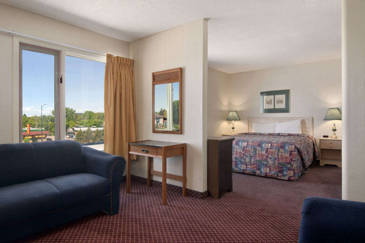 Travelodge by Wyndham Lethbridge Eksteriør billede